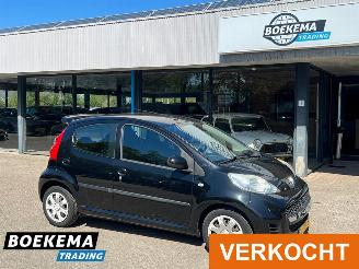 Vaurioauto  passenger cars Peugeot 107 1.0-12V XS Airco 5-Drs Elek-pakket 2010/6