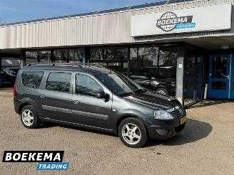 Schadeauto Dacia Logan MCV 1.6 16V Lauréate 7-Persoons Airco 2010/4
