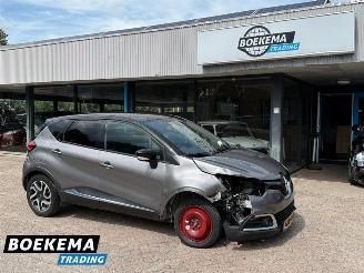 Voiture accidenté Renault Captur 1.2 TCe Helly Hansen Automaat Navigatie Climate Cruise Camera 2015/2