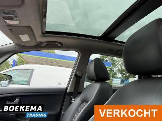 Kia Venga 1.6 CVVT X-ecutive Aut. Glazen dak Climate Cruise PDC picture 13