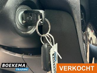Kia Venga 1.6 CVVT X-ecutive Aut. Glazen dak Climate Cruise PDC picture 24