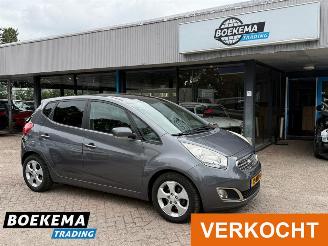 krockskadad bil auto Kia Venga 1.6 CVVT X-ecutive Aut. Glazen dak Climate Cruise PDC 2010/4