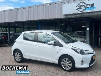 uszkodzony samochody osobowe Toyota Yaris 1.5 Full Hybrid Aspiration Climate Cruise Navi Camera 2014/9