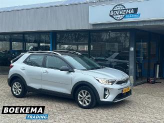 Vaurioauto  passenger cars Kia Stonic 1.0 T-GDi MHEV Dynamic Automaat Navigatie Camera 2022/12