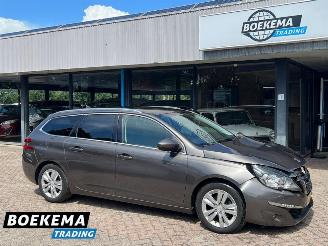 damaged passenger cars Peugeot 308 SW 1.2 PureTech Executive Glazen-Dak Navigatie Climate Cruise 2015/6