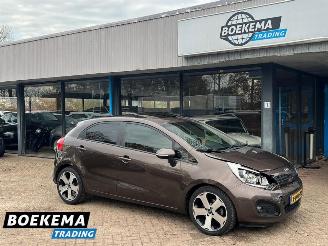 Damaged car Kia Rio 1.4 CVVT 110PK Super Pack Leer Open-Dak Navigatie Stoelverw 2013/4