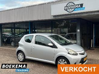 Vaurioauto  passenger cars Toyota Aygo 1.0 VVT-i Comfort Airco 2012/6