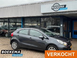 skadebil auto Kia Rio 1.2 CVVT ComfortLine 5-Drs Airco 2014/5
