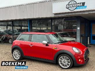 Schadeauto Mini One D 1.2 One Business Automaat Pano Keyless Navi Climate Cruise 2017/11