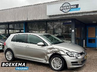 Coche accidentado Volkswagen Golf 1.2 TSI Trend Edition AppleCar Climate Stoelverw. Cruise 2014/12
