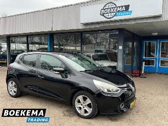 Damaged car Renault Clio 0.9 TCe Expression Navigatie Airco Cruise 2012/12