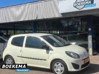 skadebil auto Renault Twingo 1.5 dCi Collection Airco Cruise 2011/7