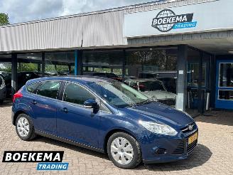 škoda osobní automobily Ford Focus 1.6 EcoBoost 150PK Lease Navigatie Cruise PDC Trekhaak 2012/1