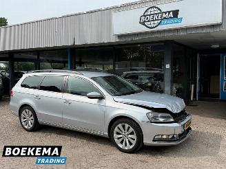 Damaged car Volkswagen Passat Variant 1.4 TSI Highline Navigatie Stoelverwarming Cruise PDC 2013/10
