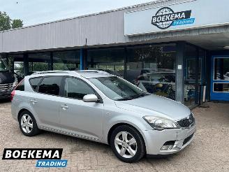 Unfallwagen Kia Cee d cee'd 1.4 CVVT Seven Navigatie Airco Cruise Trekhaak 2010/1