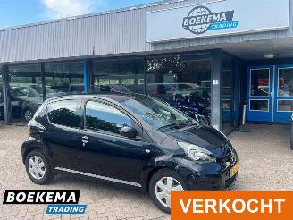 Unfallwagen Toyota Aygo 1.0-12V Comfort Automaat Airco 5-deurs Elektrische ramen 2010/3