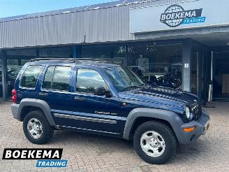krockskadad bil auto Jeep Cherokee 2.4i Sport Plus Cruise-Control Trekhaak 2002/10