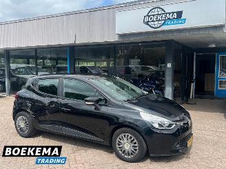 škoda osobní automobily Renault Clio 1.2 16V Navigatie Airco Elektrische ramen 2013/4