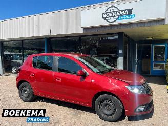 Vaurioauto  passenger cars Dacia Sandero 0.9 TCE Clima Cruise Elektrische Ramen 2019/7
