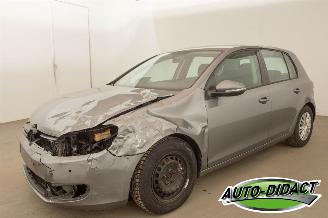 Unfallwagen Volkswagen Golf 1.6 TDI Navi 2011/2