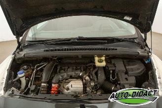 Peugeot 5008 1.6 THP GT 7P. Leer picture 19