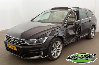 Schadeauto Volkswagen Passat GTE 1.4 TSI Variant Connected Series Plus 2016/12