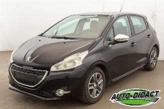 Voiture accidenté Peugeot 208 1.2 Airco 2013/12