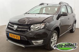 Vaurioauto  passenger cars Dacia Sandero Stepway 0.9 TCe Airco Lauréate 2013/7