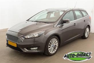 Voiture accidenté Ford Focus 1.5 Clima Navi Titanium Edition 2015/7