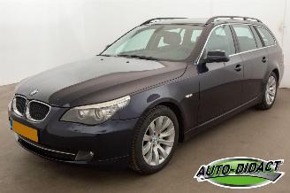 Vaurioauto  passenger cars BMW 5-serie Touring 520i Automaat Leder Clima Navi Corporate Lease Business Line Edition I 2010/10