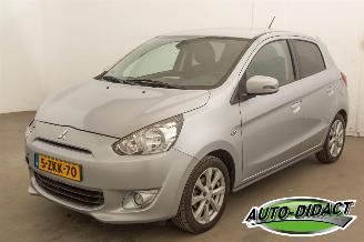 Vaurioauto  passenger cars Mitsubishi Space-star 1.2 Airco Intense+ 2015/2