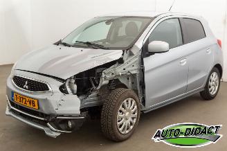 Vaurioauto  passenger cars Mitsubishi Space-star 1.2 Automaat 19.622 km Airco Life 2017/6