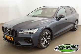 Schadeauto Volvo V-60 2.0 B4 Automaat Clima Navi Leder R-Design 2020/10