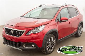 uszkodzony samochody osobowe Peugeot 2008 1.2 Clima Navi Pano 111.327 km 2018/11