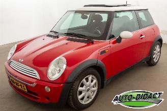 Vaurioauto  passenger cars Mini Cooper 1.6 Cooper Airco Pano Pepper 2003/8