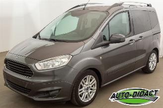 Vaurioauto  passenger cars Ford Tourneo Courier 1.5 TDCi Clima 2017/5