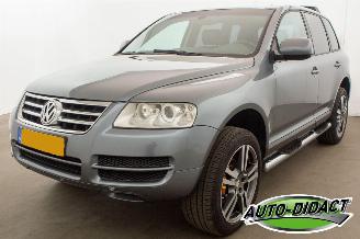 Vaurioauto  passenger cars Volkswagen Touareg 3.6 V6 AWD VR 3.6 Automaat Clima Navi Leder 2006/8