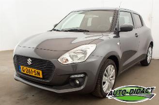 Coche accidentado Suzuki Swift 1.2 Hybrid Airco Camera Select Smart 2019/11