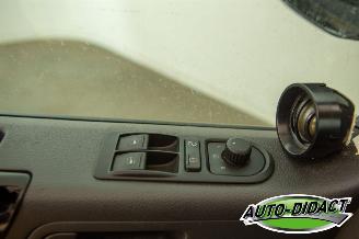 Volkswagen Transporter 2.0 TDI L1H1 Airco picture 10