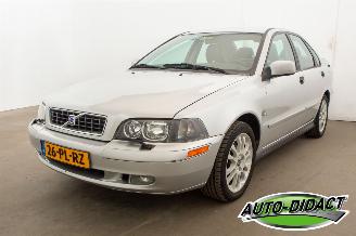 damaged passenger cars Volvo S-40 2.0 Europa Airco Leder 2004/8
