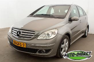 krockskadad bil auto Mercedes B-klasse 170 Automaat Airco 2008/6