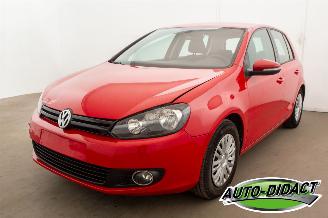 Voiture accidenté Volkswagen Golf 1.6 TDI Automaat Clima Navi 2010/4