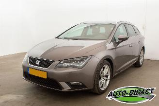 Coche accidentado Seat Leon 1.6 TDI Clima Navi Camera Style Connect Ecomotive 2016/10