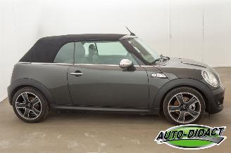 Mini Cabrio 1.6 Cooper S Clima Leder 86.395 km Chili picture 36