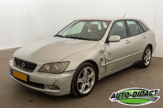 damaged passenger cars Lexus IS 300 Automaat SportCross Executive 2004/3