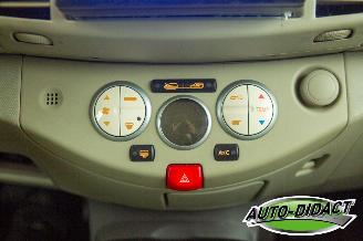 Nissan Micra 1.4 Automaat Airco Acenta picture 9