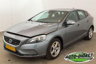 Avarii autoturisme Volvo V-40 1.6 T2 Clima Navi MOTORSCHADE Kinetic 2014/10