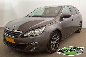 Unfallwagen Peugeot 308 SW 1.2 PureTech Clima Navi Pano Style 2015/7