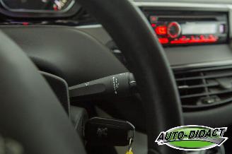 Peugeot 208 1.2 Airco 88.346 km picture 13