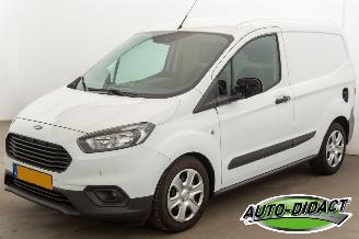 krockskadad bil bedrijf Ford Transit Courier Van 1.5 TDCI Navi Airco Trend Duratorq S&S 2021/10